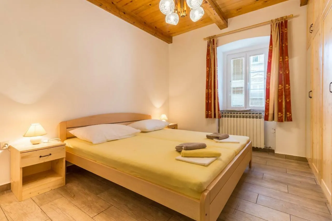 Apartman Sare